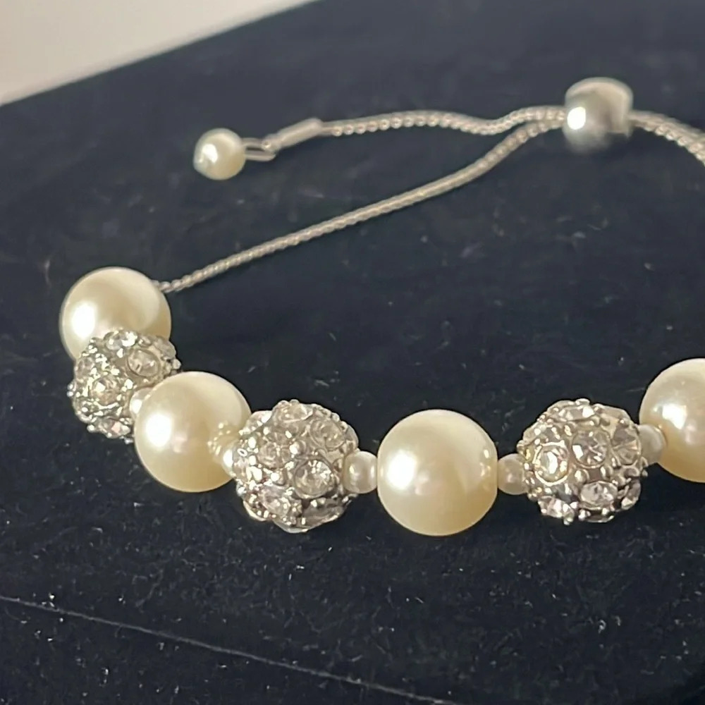 Silver Tone Pearl & Diamond Cluster Large Bead Slide Rope Closure Bracelet - Picture 2 of 2